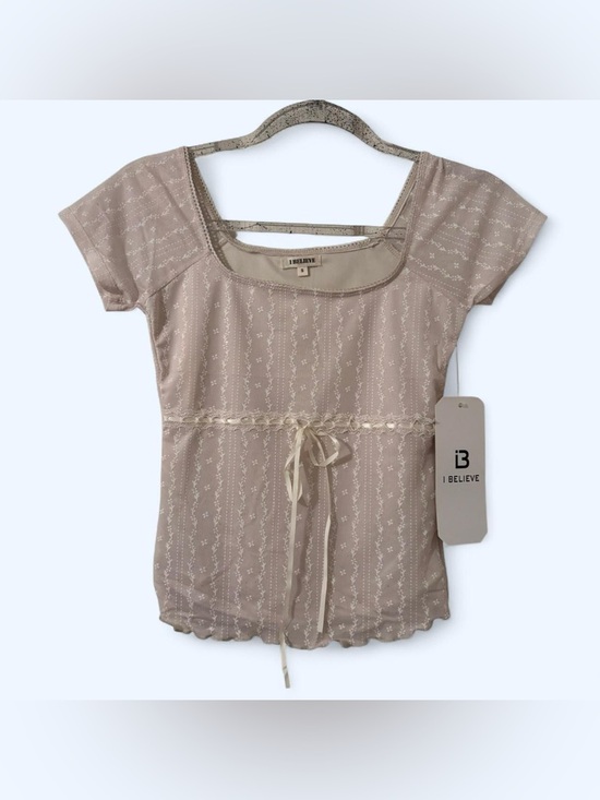 I Believe Tops - NWT I Believe Cream Floral Top